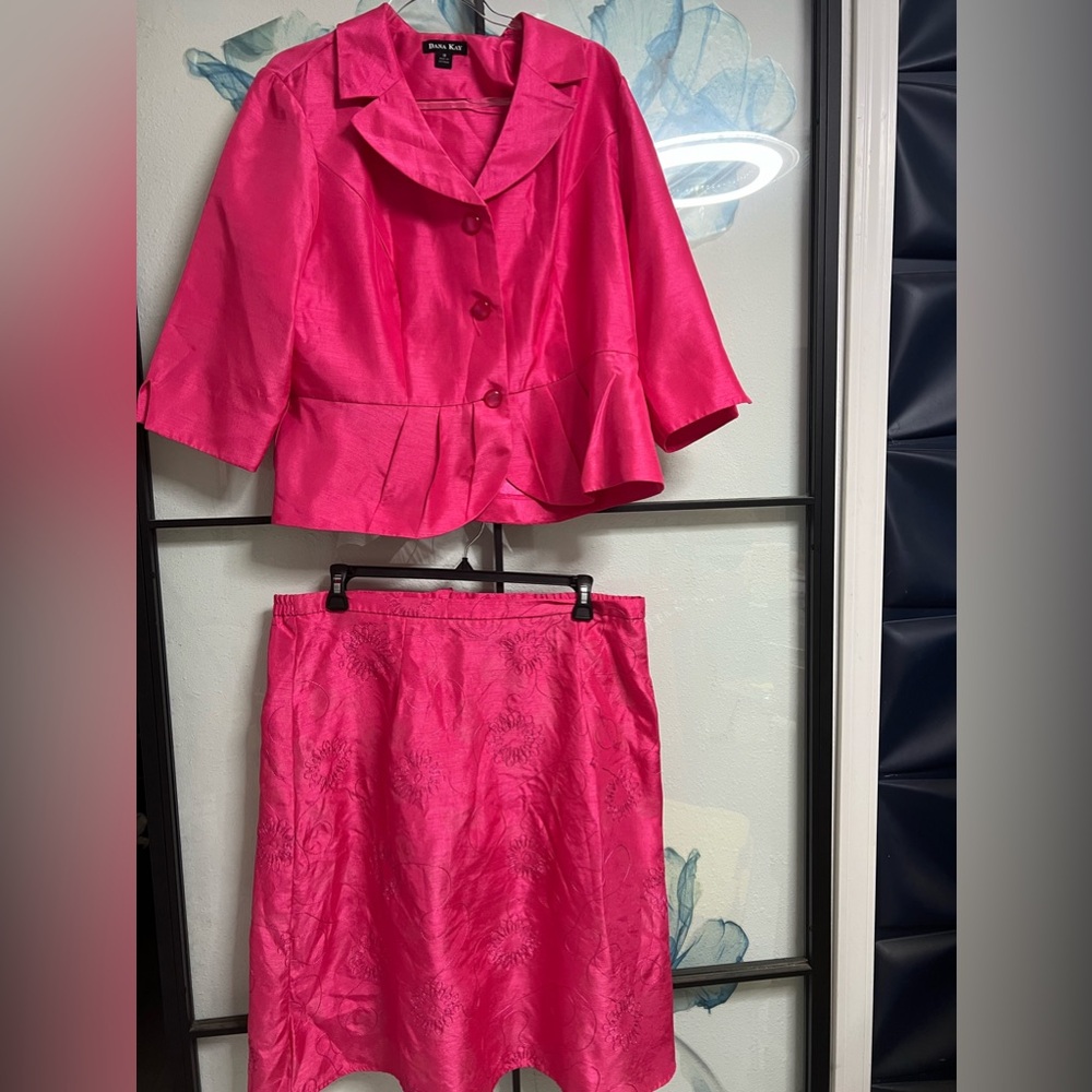 2 Piece Plus Size 18 Woman Suit